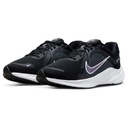 NIKE WMNS QUEST 5