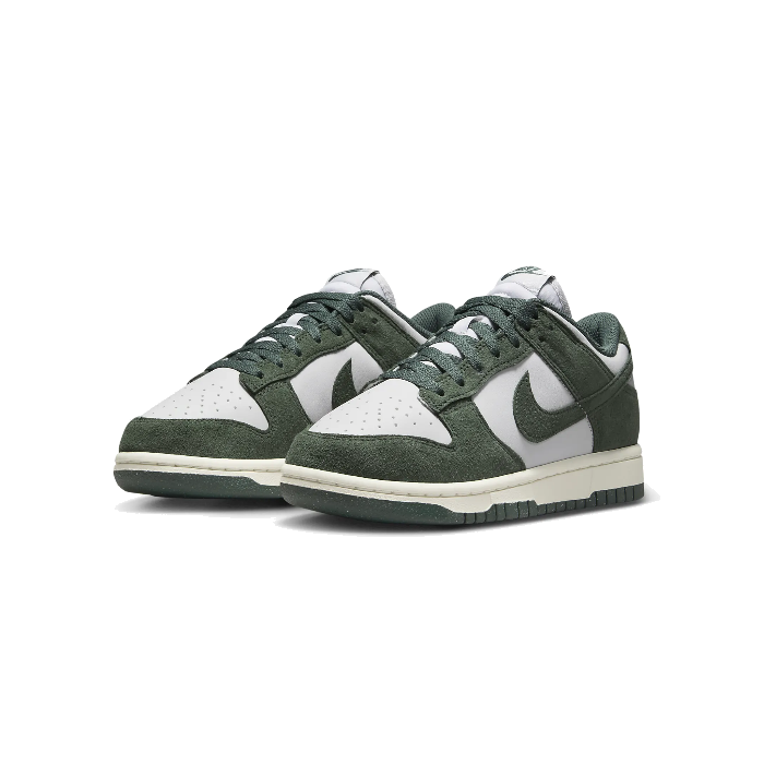 NIKE WMNS DUNK LOW